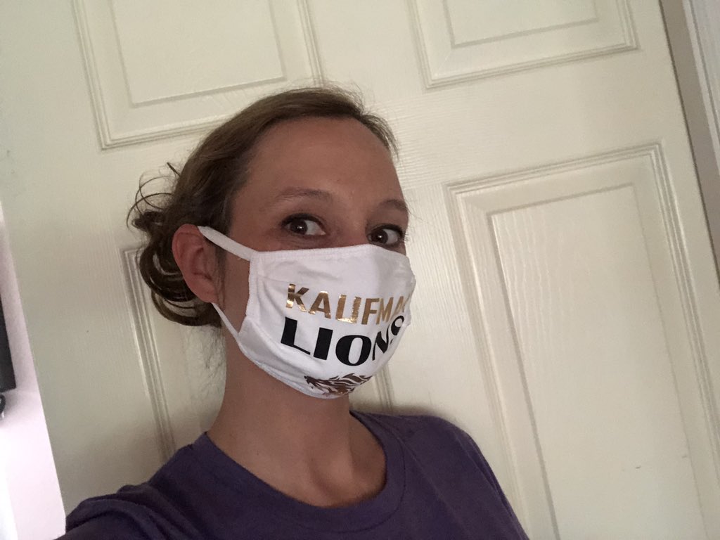 MarisaSolomon47's tweet photo. Ready for Back to School with all these goodies from my sweet friend @nataliemadriga3 Ready to be masked up and germ free!!! #TeacherLove #KaufmanRobotics https://t.co/Dct4JQw475