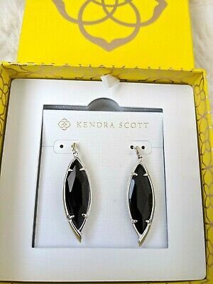 2020_jag's tweet photo. Do you love Kendra Scott? One of these beauties could be yours! 💙🖤🤍💗
#SpreadTheWord https://t.co/2DWnB2hzES