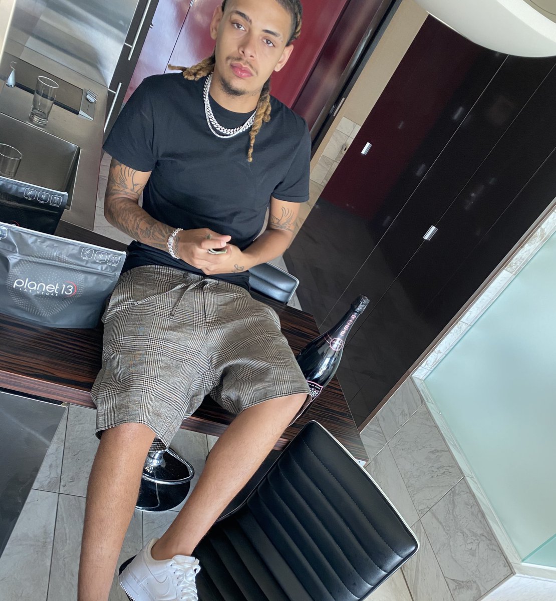 Justinn__1997's tweet photo. 🖤4️⃣L https://t.co/FidSRwprgG