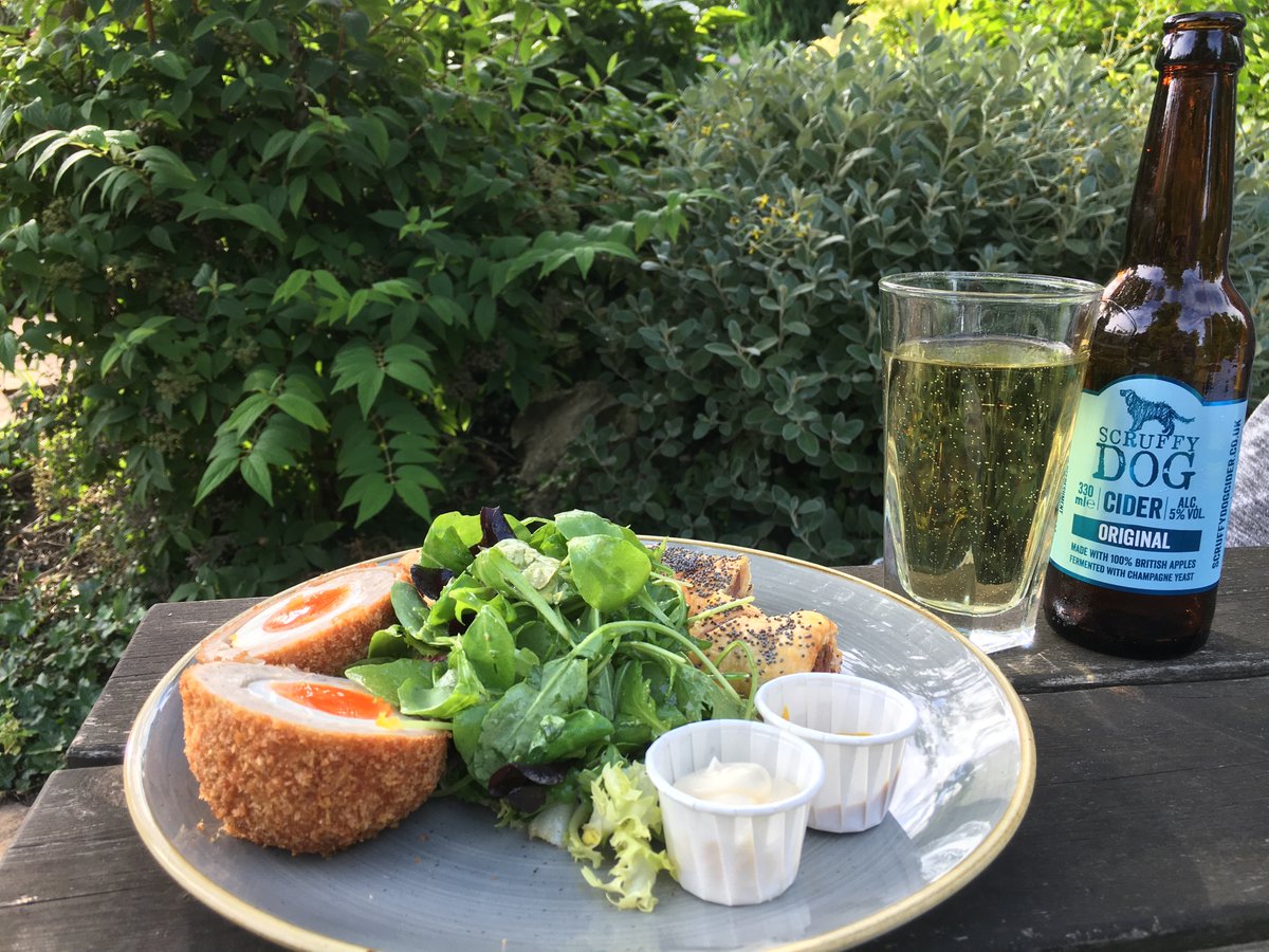 CiderStrathearn's tweet photo. Enjoying fab food &amp; drink at @ParklandsPerth Hotel beer garden tonight! Wonderfully chilled, crisp Scruffy Dog Cider and delicious local ingredients, including salad dressed in lovely walnut and apple @summer_harvest Harvest Cold Pressed Rapeseed Oil! 👏🍻 https://t.co/9Y6QNW8ANR