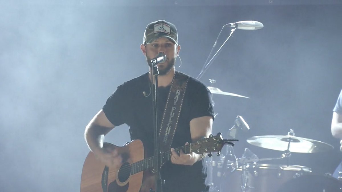 Reflecting on all of the incredible musicians that have performed at Country Wild over the last 3 years.  This guy right here, is top of the top. We can’t wait to start bringing entertainment to crowds again, sometime soon. 💥🇺🇸🇨🇦💥