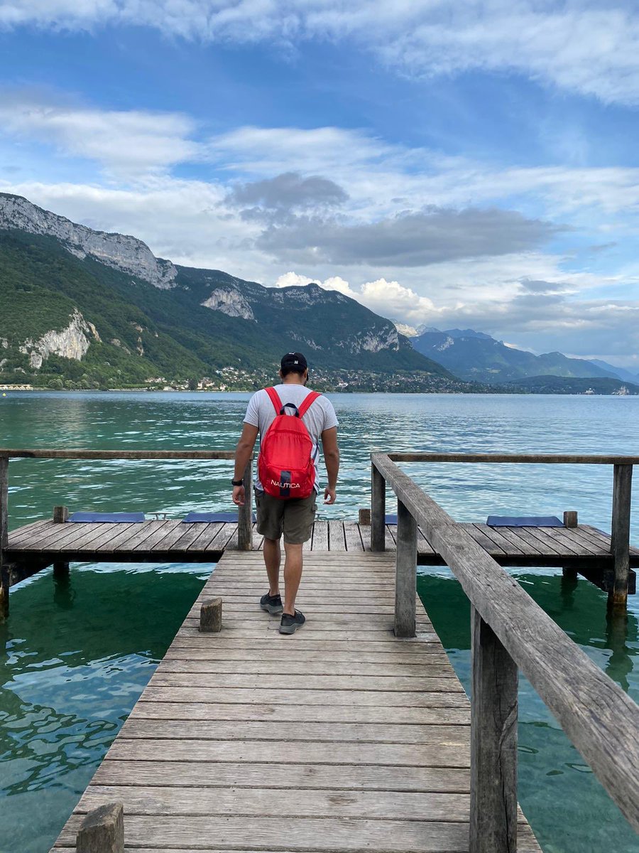 jrcampos7's tweet photo. Mientras un paseo por el lago #aneccy 🇫🇷 https://t.co/5u49zsp1Vn