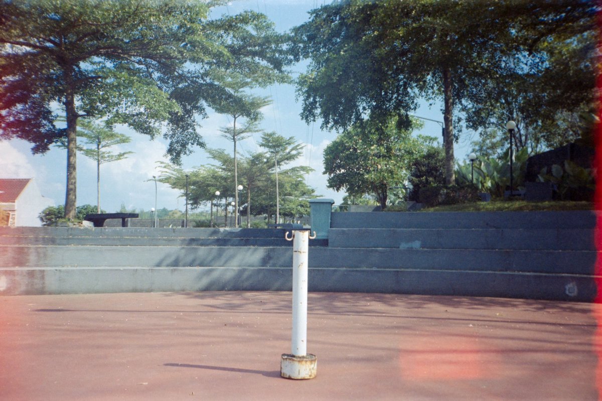 lamborginiretro's tweet photo. One.
#35mm #cameraanalog #jualan #takutgalaku #kodak250d https://t.co/cq6uinRLPn