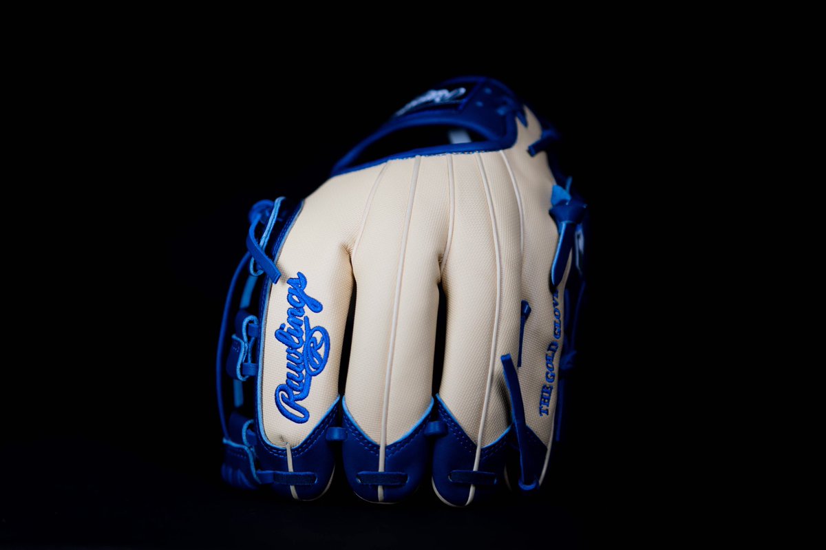 RawlingsSports's tweet photo. Swipe to see how gorgeous the Camel Speed Shell option is on the #CustomProShop. You can customize your dream glove now on https://t.co/bPUxo9FpXa! #TeamRawlings https://t.co/X2nP5rkRm6