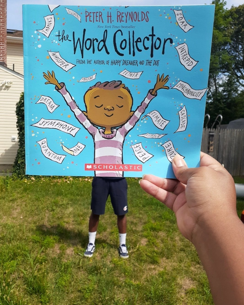 nflib's tweet photo. Happy #bookfacefriday! 📖🙌 https://t.co/Pu91WCH460
