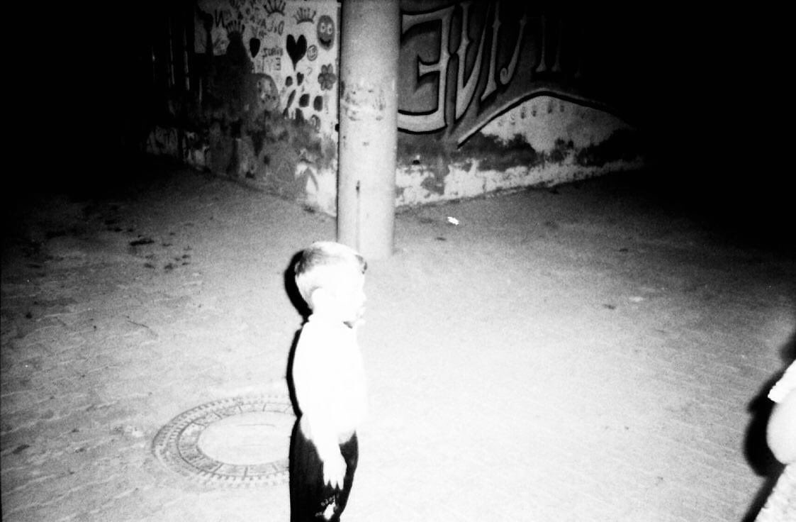 sirkhandarkroom's tweet photo. Eylem is 9 years old one of Sirkhane’s young photo artists,wanted to document her Neighborhood at night with her Compact camera •
.
.
.
#sirkhanedarkroom #ishootfilm #carvana #containerworkshop #mobiledarkroom #35mm #sirkhanecaravandarkroom #ilfordhp5 #photoartist https://t.co/9SGGPwJBN5
