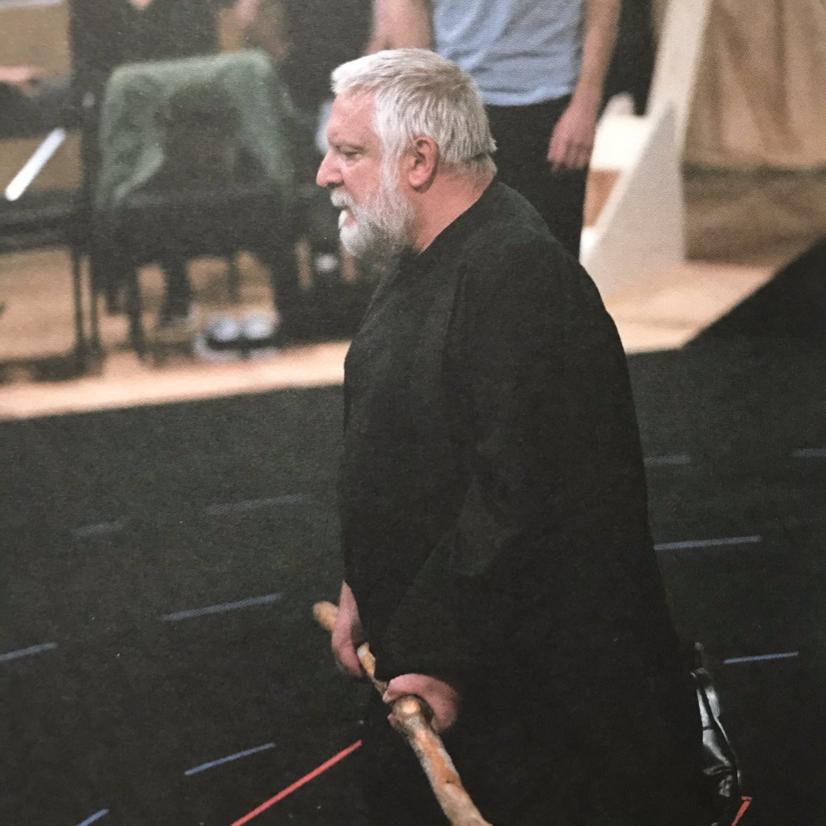 Stes_Adventures's tweet photo. Today’s featured RSC programme is from 2016-17 and is #TheTempest starring #SimonRussellBeale as #Prospero with #JennyRainsford as #Miranda. #MarkQuartley plays #Ariel and #SimonTrinder is a magnificent #Trinculo with #JoeDixon as #Caliban . https://t.co/InNBzgUGEV