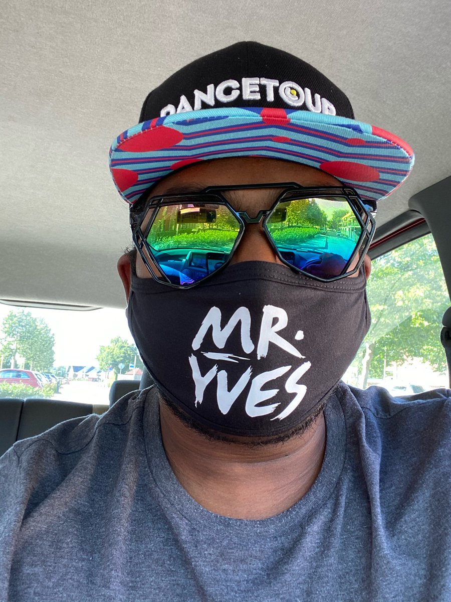 Mr.Yves tweet media
