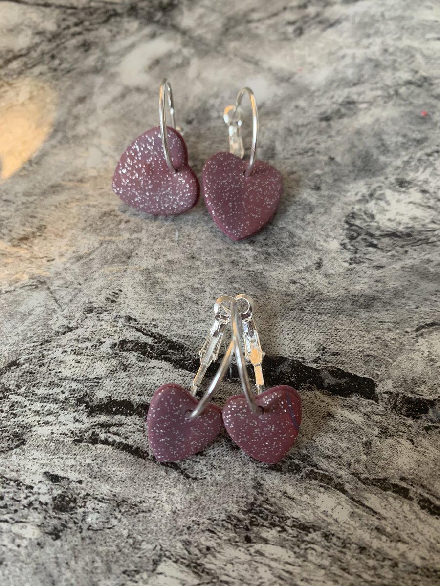 teacupcrafts01's tweet photo. Hello #womaninbizhour and #HappyWeekend (almost) it’s been a busy day in the kitchen making more #hearthoops in small and large sizes, the #unicorn colour is more of a burgundy and I’m really liking it! #FridayFeelings #eveningbiz #handmade #etsyfinds https://t.co/DxraFLH6b5