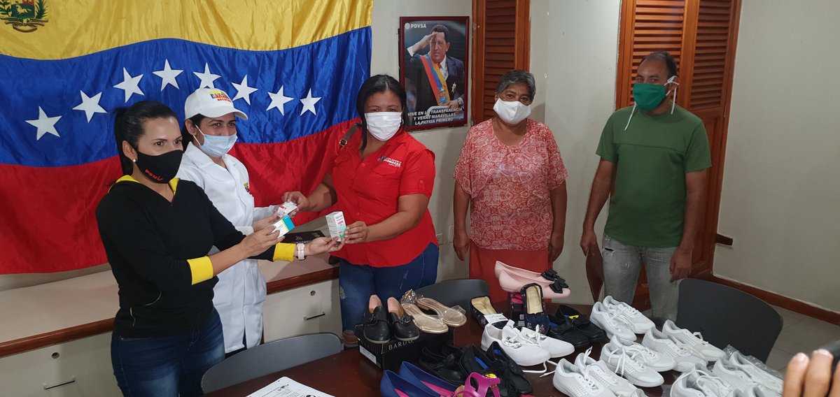 MariaVallenil15's tweet photo. Hoy 17 de Julio  @_LaAvanzadora en Despliegue Casa x Casa en 4 Sectores del Eje 7 de la Pq San Simón Maturin atendiendo con Medicamentos y Calzados a 345 Pacientes con Enfermedades Crónica, Gracias a nuestro Presidente @NicolasMaduro @MervinMaldonad0  @Psuv_Maturin @FsmMonagas https://t.co/6DU9DxlRGv