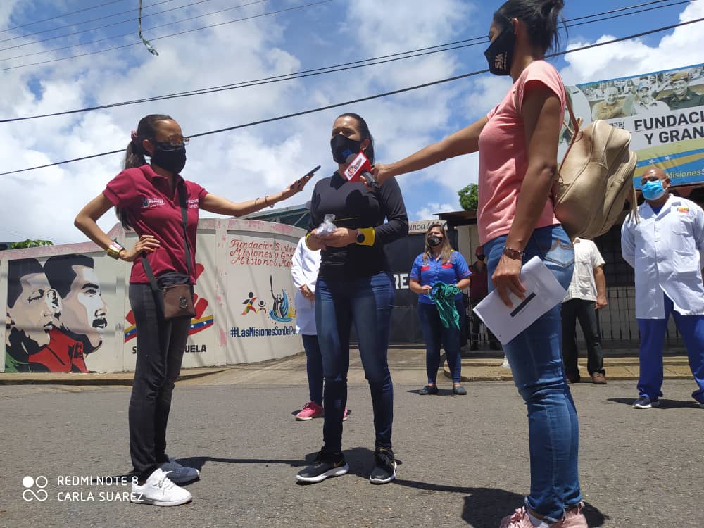 MariaVallenil15's tweet photo. Hoy 17 de Julio  @_LaAvanzadora en Despliegue Casa x Casa en 4 Sectores del Eje 7 de la Pq San Simón Maturin atendiendo con Medicamentos y Calzados a 345 Pacientes con Enfermedades Crónica, Gracias a nuestro Presidente @NicolasMaduro @MervinMaldonad0  @Psuv_Maturin @FsmMonagas https://t.co/6DU9DxlRGv