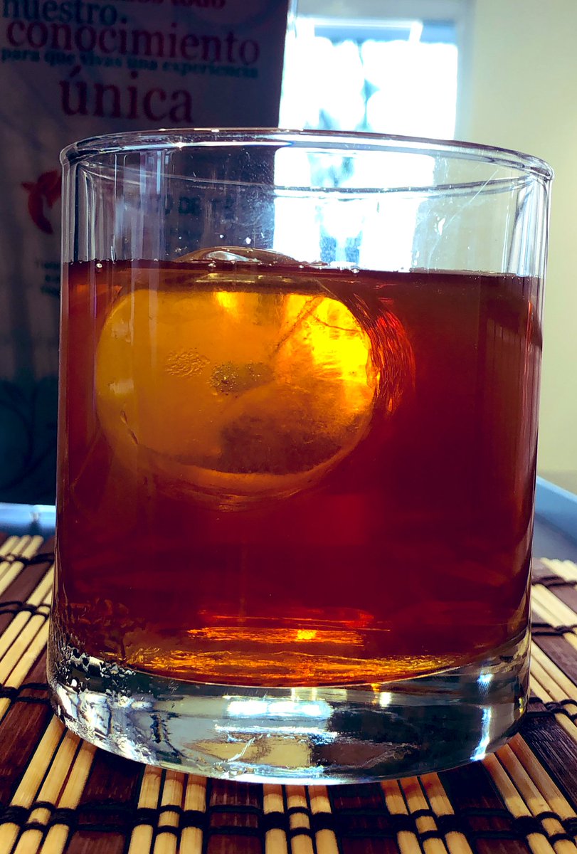 PuntodeTe's tweet photo. @CrysaniaV 👏👏 que pinta más buena!!! Dan ganas de hacerse uno ahora mismo!! Por aquí estamos tirando del té negro 😉 https://t.co/CYvKToqKIe