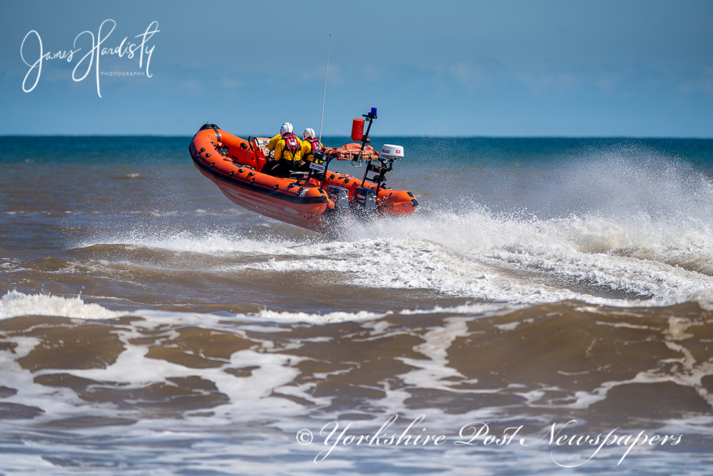 snapperjim's tweet photo. What a great day spent with @hornsea_rescue
#Hornsea 'what a team' #savinglives what ever the #Weather in #Yorkshire see full feature in this weekend's #YPMag #Magazine and video online @yorkshirepost
@MarisaCashill
@mikegauntdesign
@IanDayPix
@JayMitchinson https://t.co/6RmGQij7p8