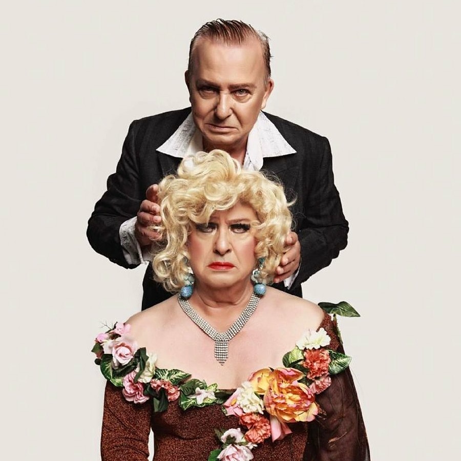 Nesilden nesile Türk eğlence sektörüne çok büyük değerler katmış olan #seyfidursunoğlu'nu kaybettik.
Haksızlıklara uğradıktan sonra şöyle bir söylem de bulunmuştu; "45 yıl önceki Türkiye beni kabul etti de 45 yıl sonraki Türkiye mi kabul etmeyecek?"

#huysuzvirjin