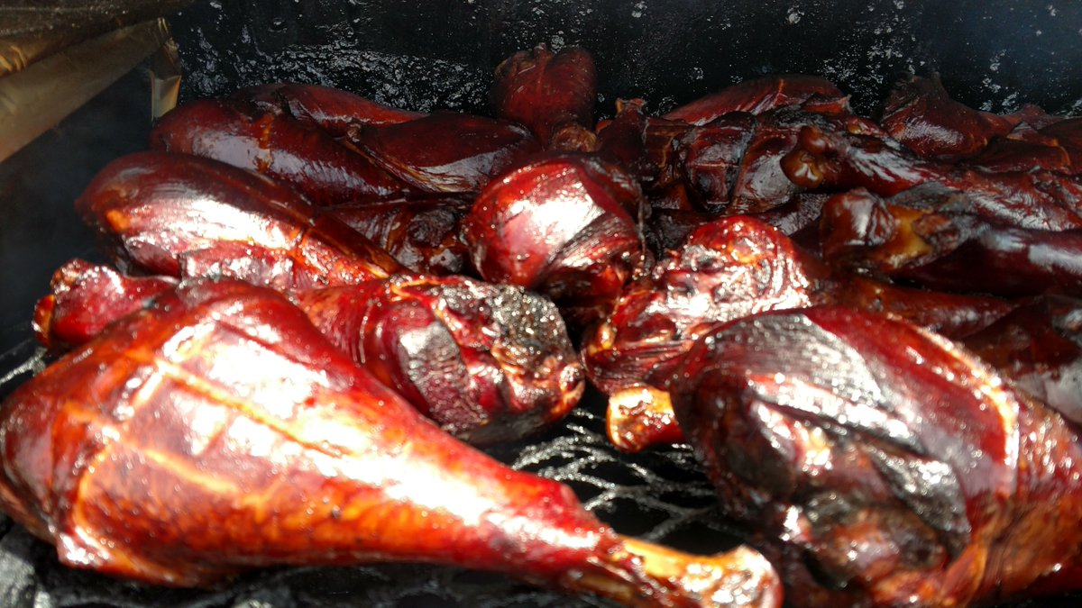 nomadsbbq's tweet photo. Find us today on the SE corner of Atrisco Vista and Central, across from the main entrance to Love's!! Here until we sell out!! Brisket and Turkey Legs on the menu!🍗🔥😋

#nomadsbbq #Turkeylegs #Brisket https://t.co/OItYUIVesO