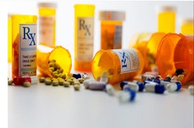 PennMDForum's tweet photo. Dedicated investigators at @PennMedicine have been inspired to explore and comment upon the vast array of existing medications as potential treatments for #COVID19: https://t.co/J9jxLRPuHV🔎🔬

@DavidFajgenbaum #repurposingdrugs #covid #clinicaltrials https://t.co/9fKgeGgQ9O