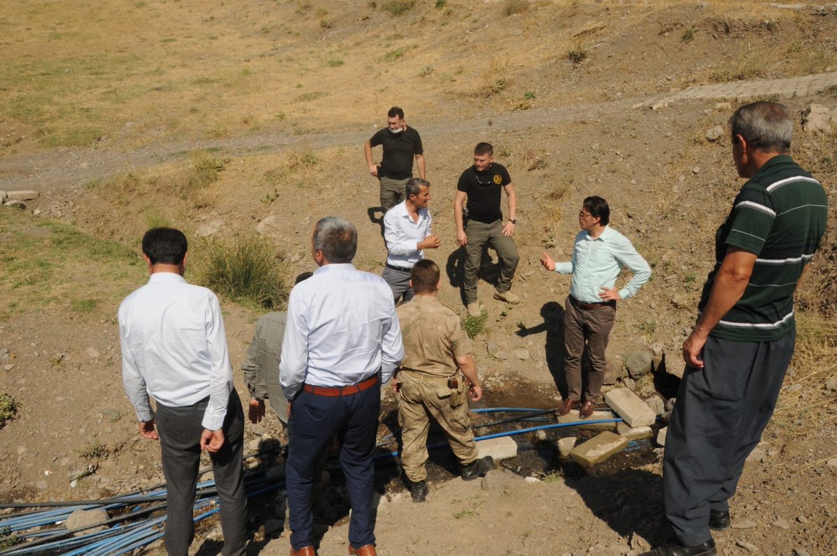 Ortaklar köyümüzün içme suyu depolarını yerinde inceledik. İnşallah en kısa sürede eksiklerini tamamlayıp suyun köyümüzdeki her haneye erişimini sağlayacağız.