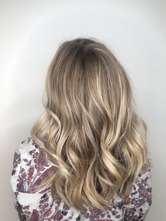 Stylelab_ch's tweet image. Do blondes really have more fun? 🥺🥺🥺 #vancouverhair #hairstyles #yvrhair