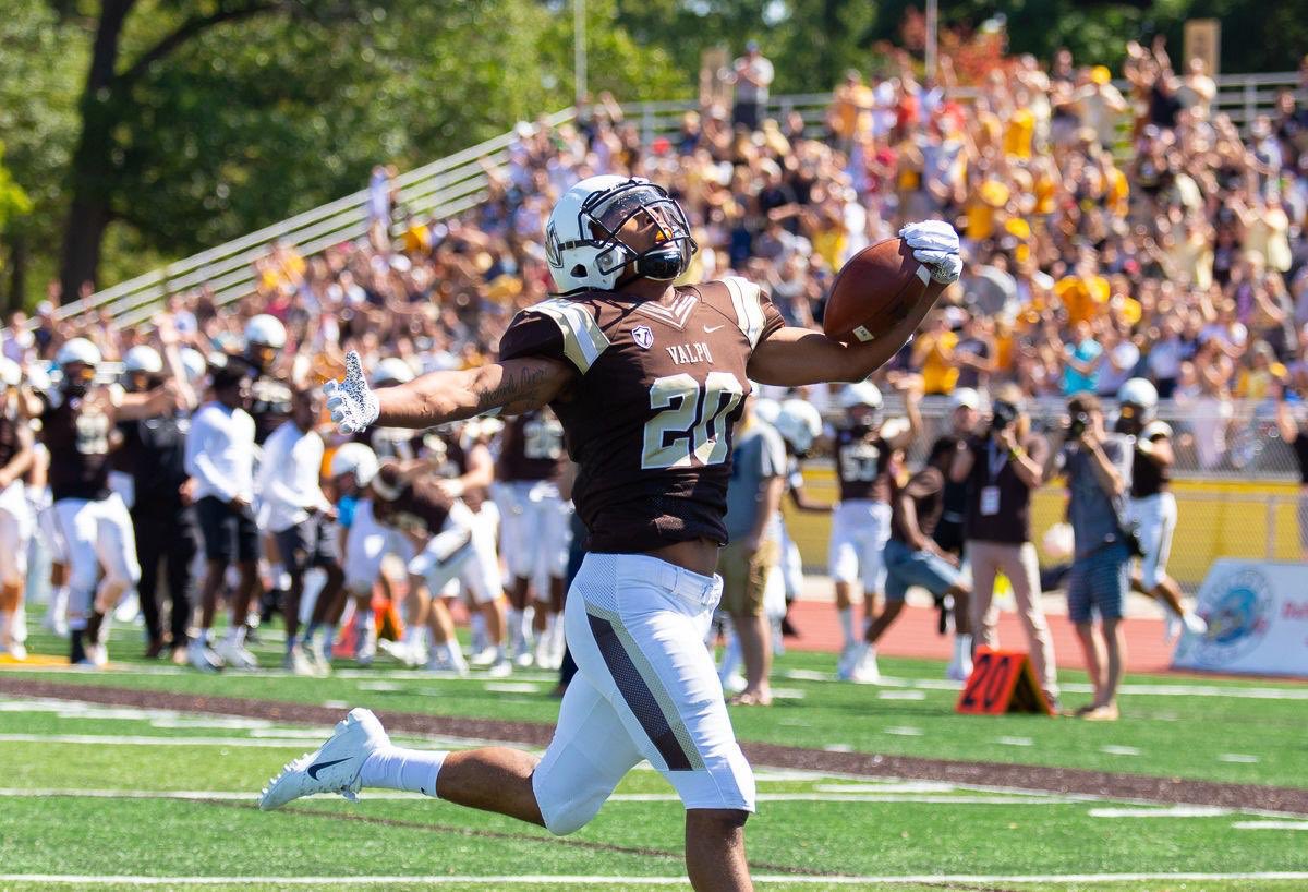 Nathan_Ravine's tweet photo. Blessed to have received an offer from Valparaiso University! @valpoufootball https://t.co/1VkqtVDzkY