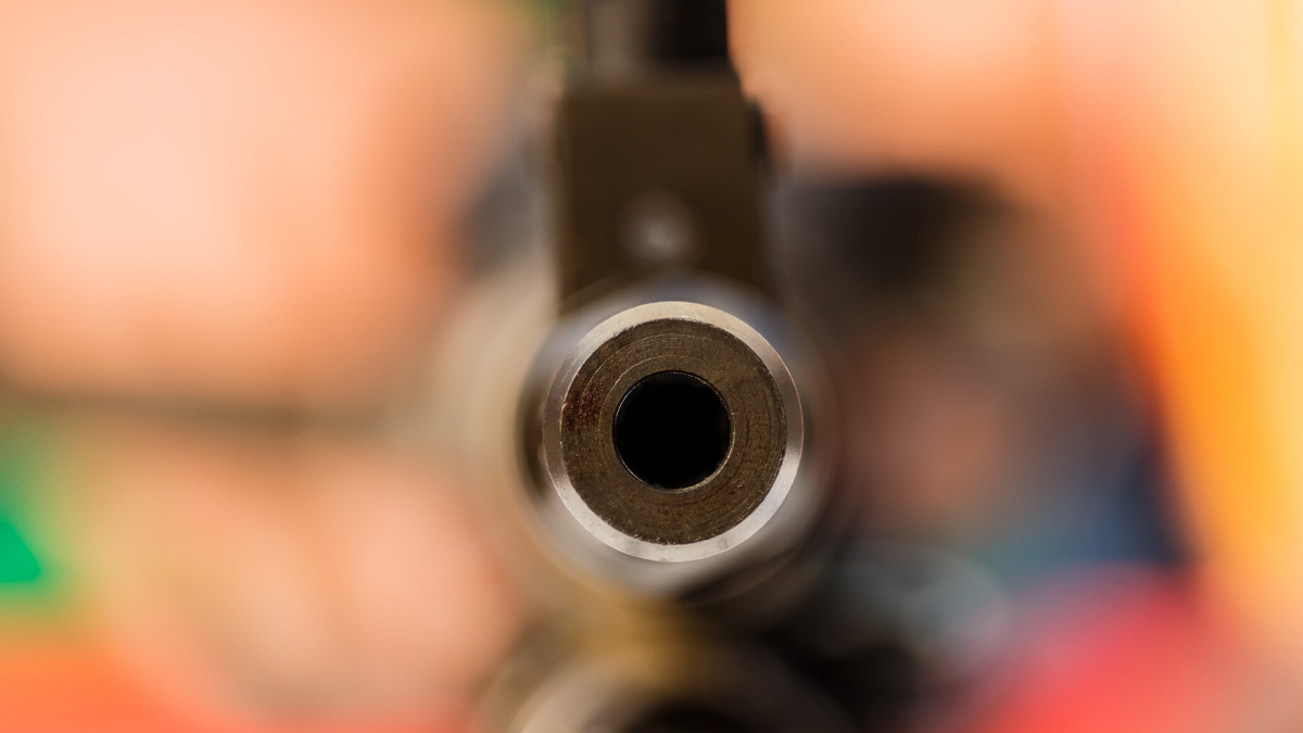 steveoatley's tweet photo. A trucker is lucky to be alive after fleeing a gunman who opened fire on him on a Texas highway Thursday morning, according to the police.  #Gunman #KnoxCounty #trucker #TruckerAttack https://t.co/3eRsgVRBwK https://t.co/SnC05HvNVr