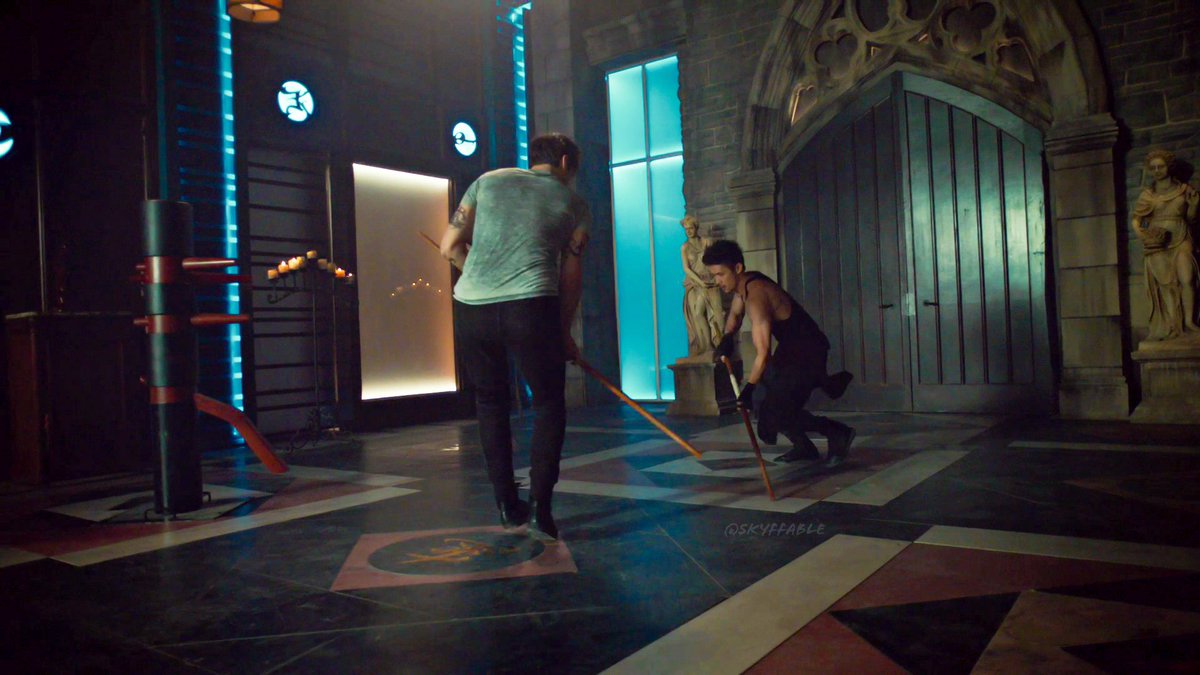 Alec's jumping. I'm okay. Oh Magnus go off. Yesssss king.