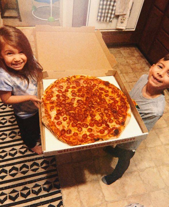 PizzaRockSac's tweet photo. When the kiddos are happy, the whole family is happy 😊 

Our Family Take Out Special is the perfect meal to make everyone happy tonight! Order online and let us do the cooking tonight. https://t.co/dl7ZjHjkU8