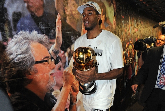 who does kawhi leonard follow on twitter