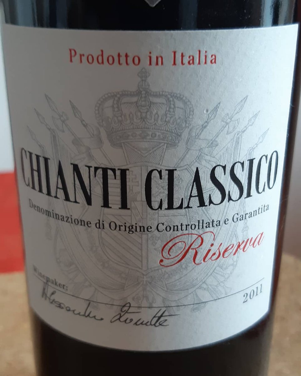 VlastimilKvapil's tweet photo. Chianti Classico Riserva🍷🇮🇹👈 has wonderful and delicious taste, smell and delightful bouquet 😋🥳👍👌🍇🧀 #ChiantiReserva #chiantiriserva #chianticlassico #chianticlassicoriserva #chianti #foodandwine #winetime #wine #redwine #winelover #destinationwine #delightful #greattaste https://t.co/qro53O0pEg