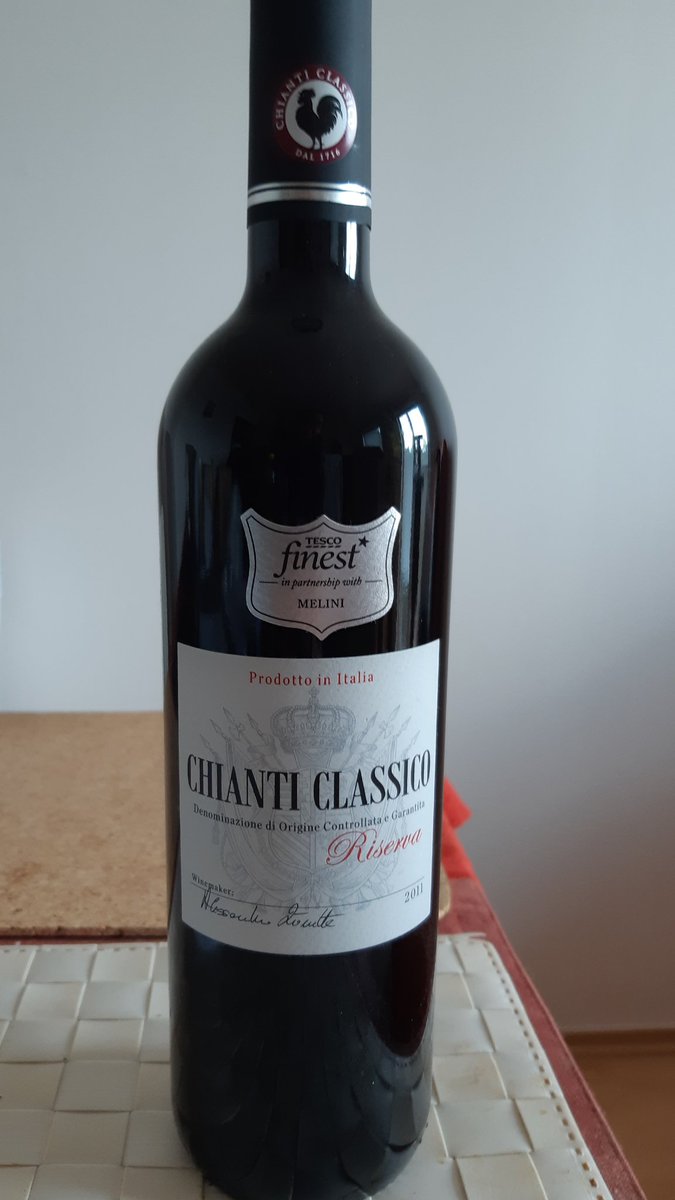 VlastimilKvapil's tweet photo. Chianti Classico Riserva🍷🇮🇹👈 has wonderful and delicious taste, smell and delightful bouquet 😋🥳👍👌🍇🧀 #ChiantiReserva #chiantiriserva #chianticlassico #chianticlassicoriserva #chianti #foodandwine #winetime #wine #redwine #winelover #destinationwine #delightful #greattaste https://t.co/qro53O0pEg