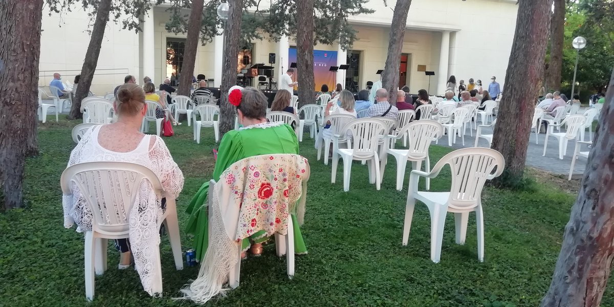FundacionORCAM's tweet photo. Regresamos por último día a los jardines de nuestra sede en Hortaleza (@JMDHortaleza) para despedir #FueraDeRed, el festival que nos ha permitido volver a disfrutar de nuevo de la música en vivo.
@CulturaCMadrid https://t.co/aVGOQjSZ2J