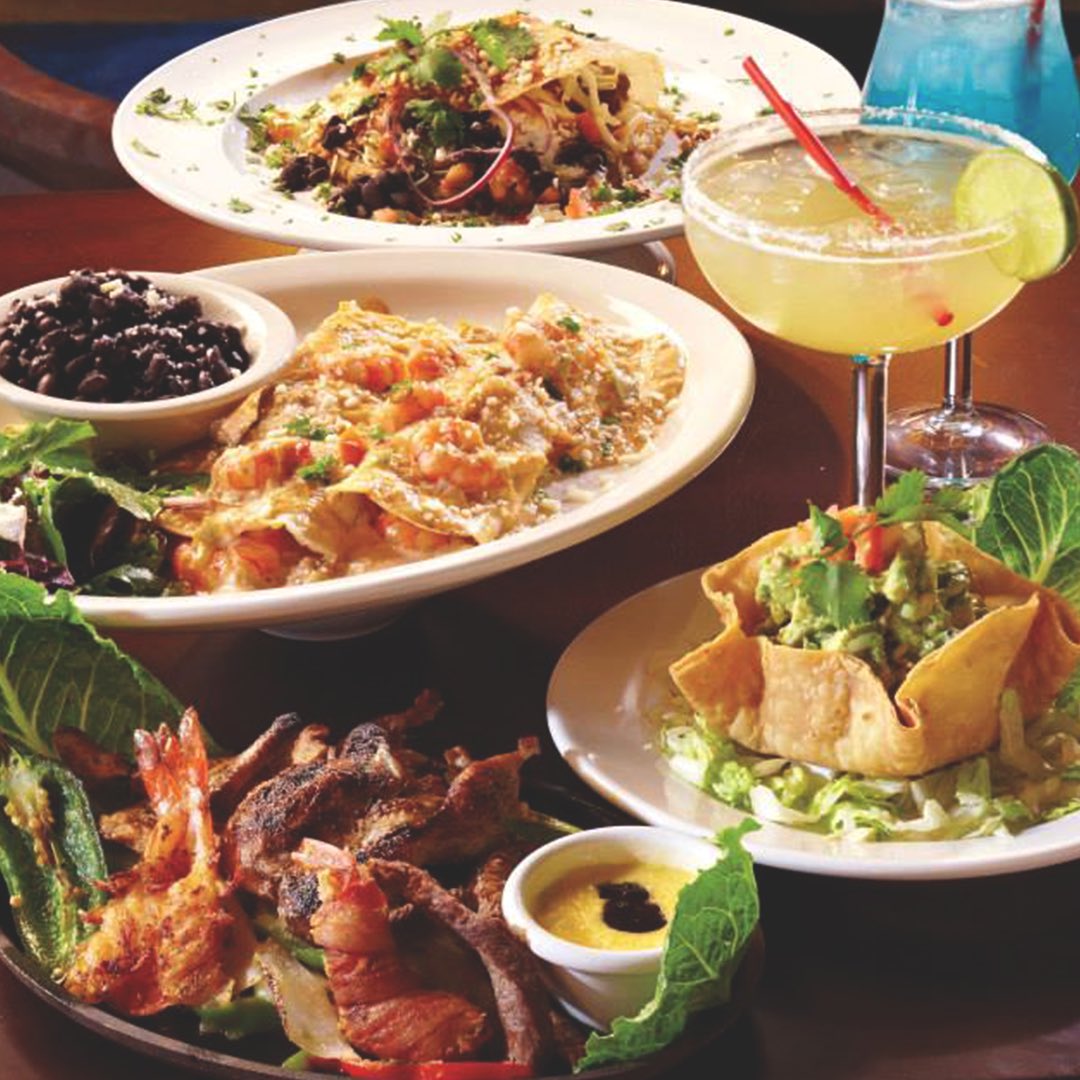 RioAzulPS's tweet photo. Who else is already looking forward to dinner?๐ค Open all weekend from 4-9PM. Order online or call us at 760.992.5641! https://t.co/004p7ASnoa
#RioAzulPS #RioAzulMexicanBarandGrill #PalmSprings #PalmSpringsLifestyle
#DineGPS #Cocktails #MexicanFood #Margaritas #Tacos https://t.co/hicRk0zjwk