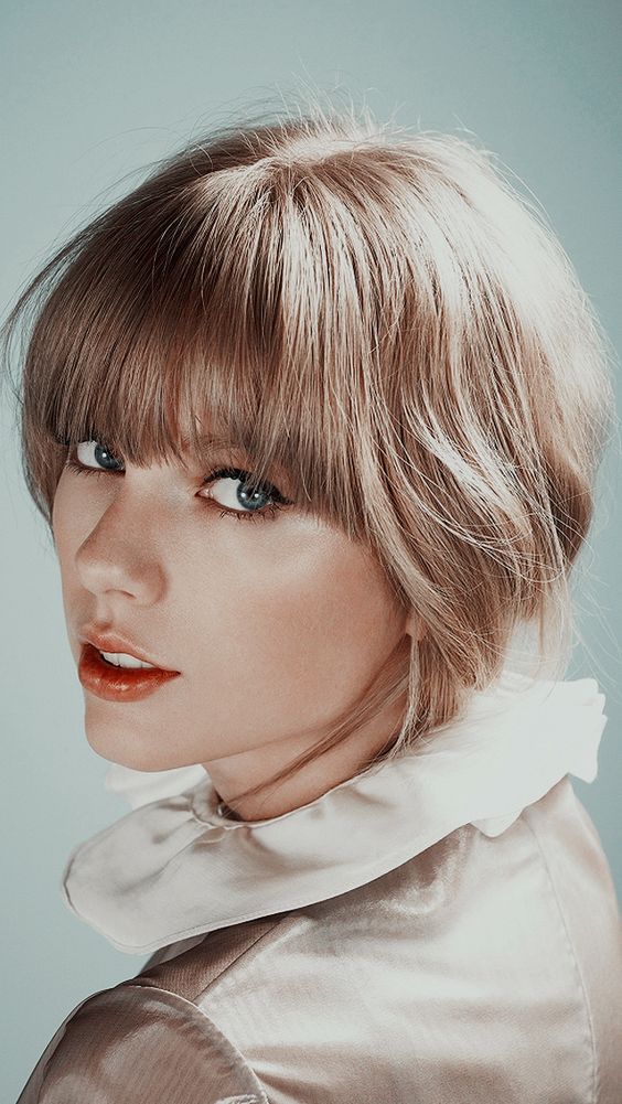 Taylor Swift and Lisa from BlackPink same energyA Thread