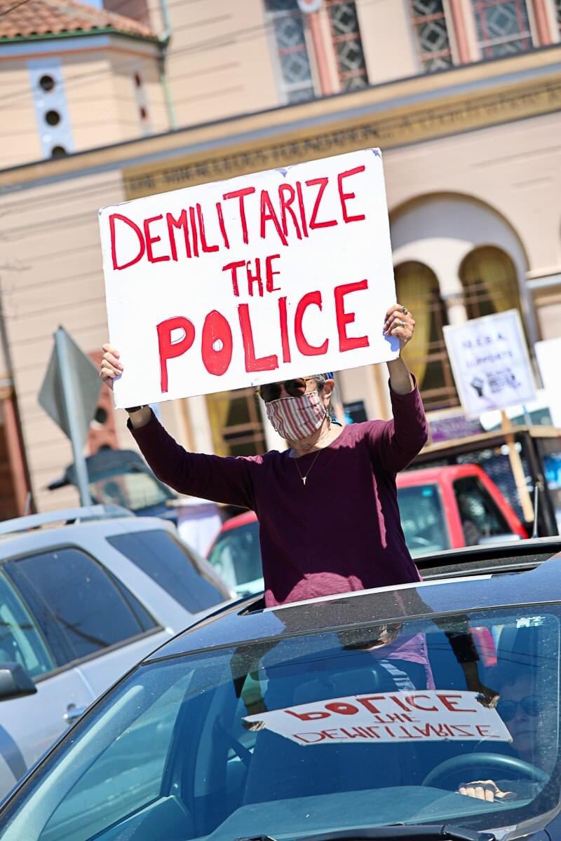 baypeace510's tweet photo. ‼️DEMILITARIZE OPD‼️

BAY-Peace has been working alongside @afsc_org and others to increase restrictions and community input on OPD’s use of military grade equipment. OPD has deployed tear gas during youth-led protests over the death of George Floyd on June 1. 

1/4 https://t.co/zsmeJ0cN6N