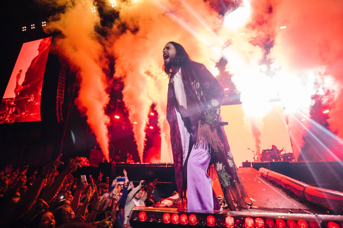 30SECONDSTOMARS's tweet photo. Make👏some👏noise👏 https://t.co/mRmDhNZDpj