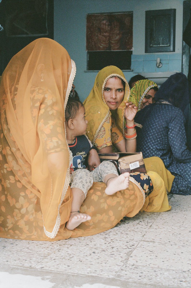 PhotographersWB's tweet photo. #CampaignsForChange highlights @RSKSINDIA with their #TogetherWeCan campaign helping women and girls from their communities. Sharing important health & safety tips, providing masks and rations.
Learn more about how you can support NGOs such as RSKS, visit: https://t.co/Jckw7DeP2N https://t.co/vio1CYO5lW