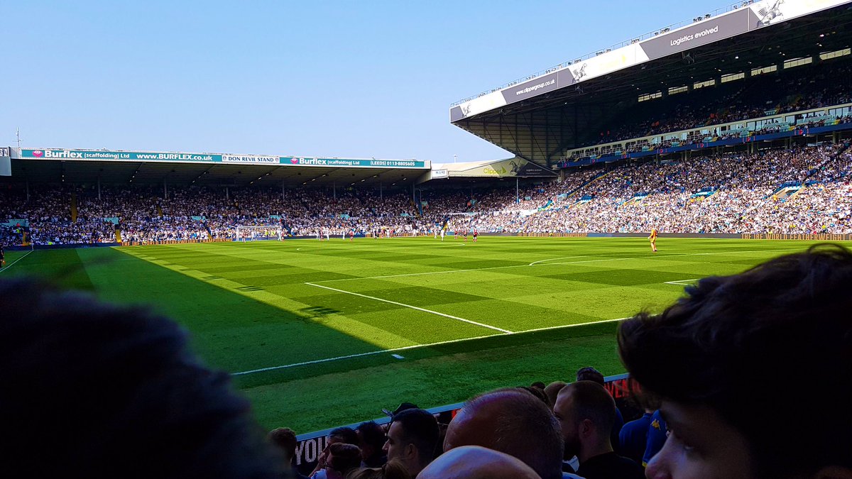 oysteinleknes's tweet photo. Leeds United er tilbake i Premier League. Det er så stort det. Endelig! For en fantastisk trener Marcelo Bielsa er. #lufc https://t.co/h3h2LZWmIo
