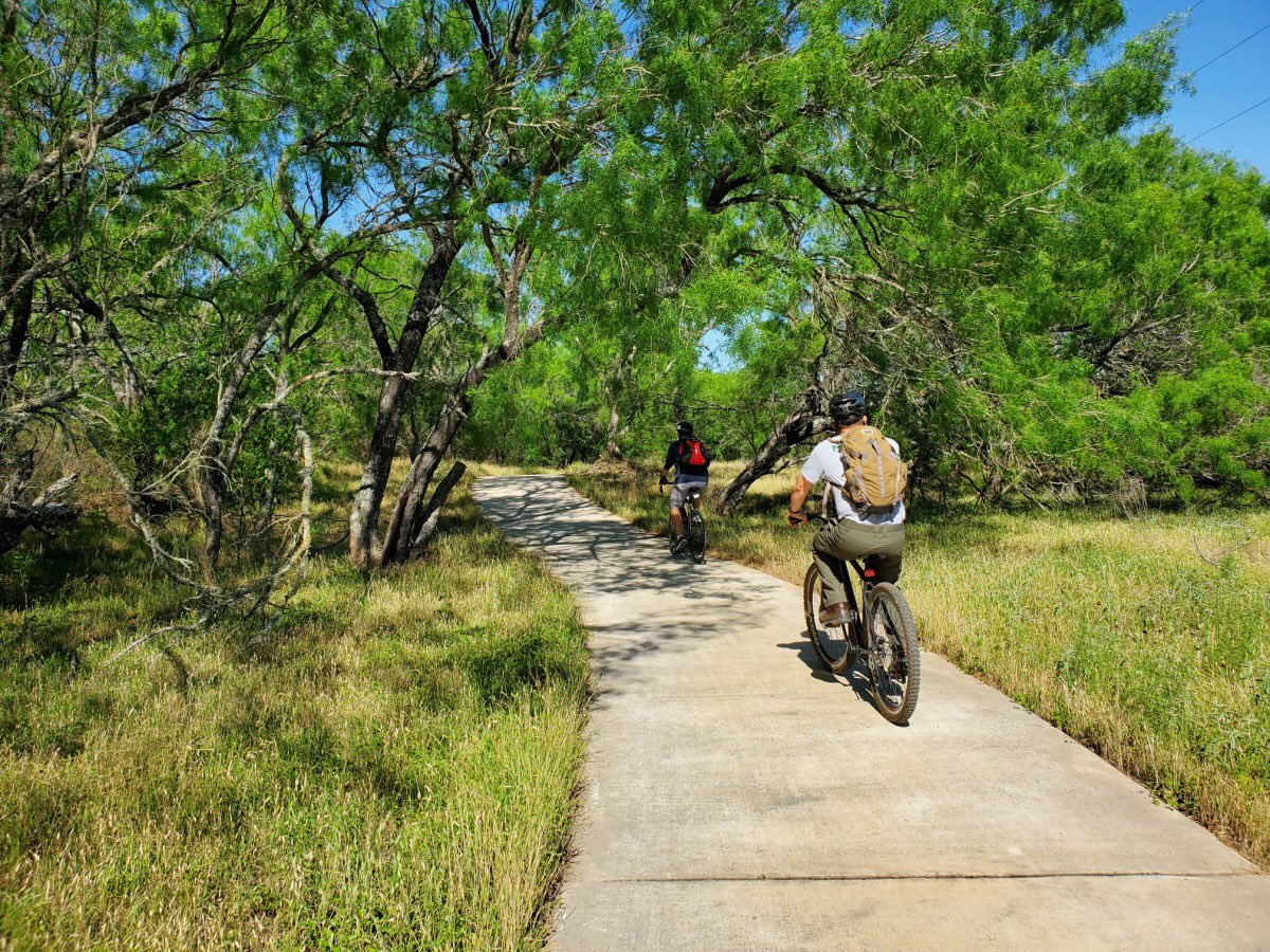 discoverschools's tweet photo. San Antonio Parks and Recreation Department's @SAParksandRec Howard W. Peak Greenway Trails System has been a popular destination for families who want to get outside, exercise, enjoy nature, and explore our city's waterways.

https://t.co/6TSZyDG2OW

#chartersummerlearning https://t.co/9nUqosFrAp