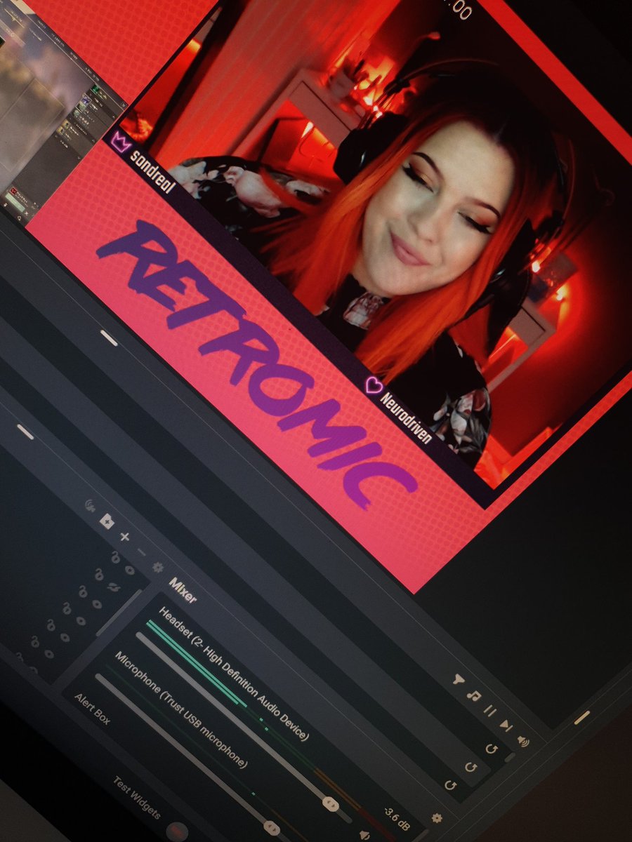 TheRealRetromic's tweet photo. Whale, whale, whale - Would you look at that. Live - https://t.co/ylKPoZpTNZ https://t.co/AOZb1iiXuV