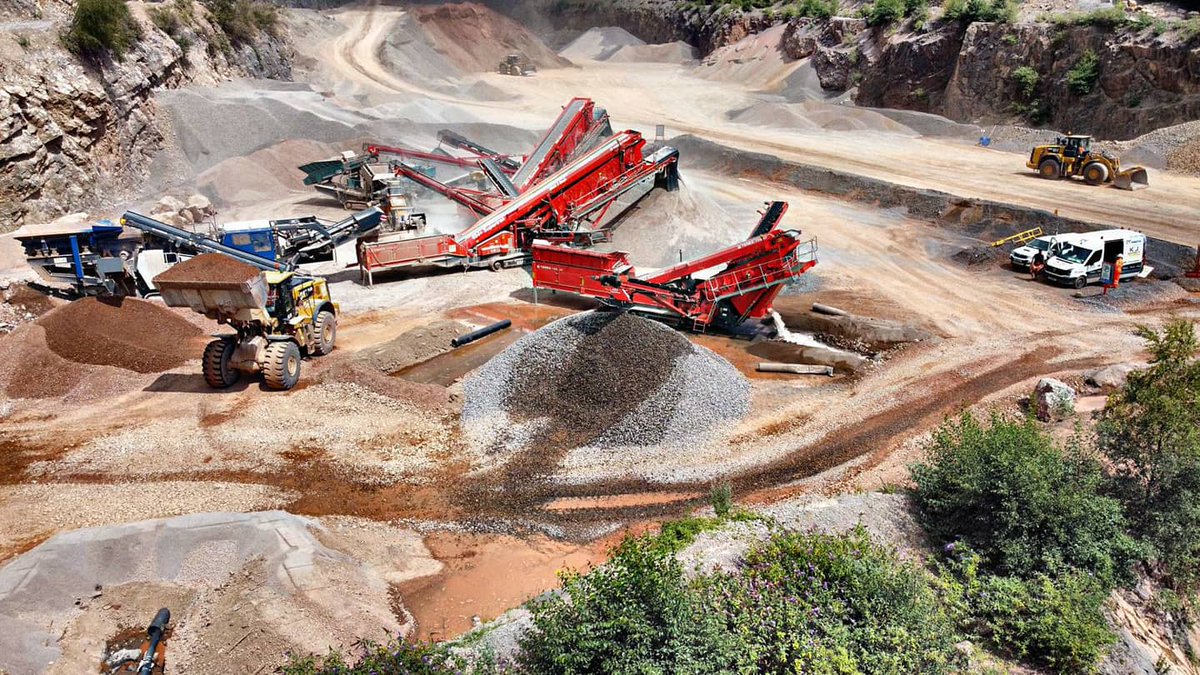 KJ_Services's tweet photo. Great Photos From One Of Our Operations, Crushing ✅ Screening ✅ Rinsing ✅ #KJServicesLtd #KJCrushingLtd #Caterpillar #FinningUk #Kleeman #Wirtgen #TerexFinlay #Molson #Screening #Crushing #Rinser #Equipment #HappyFriday https://t.co/egttbWcDpu