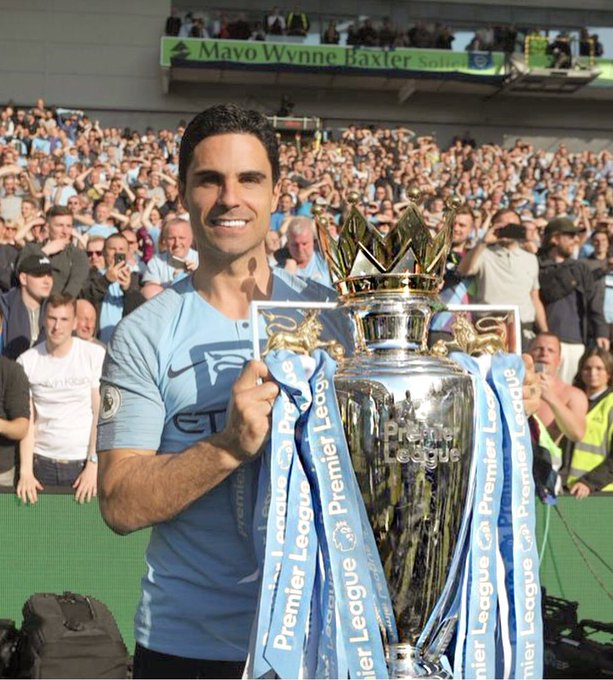 VipArsenal's tweet photo. Last time Leeds United was in Prem, Arsenal won the title. Last time Liverpool won the title, Arsenal won it next year.

It's happening! https://t.co/kve4naRKN1