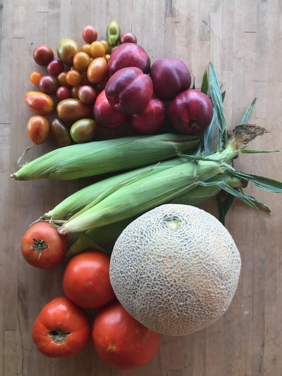 UrbanAgrarian's tweet photo. This weekend's #localfood #producebox: https://t.co/Oc18Ar2vEJ
