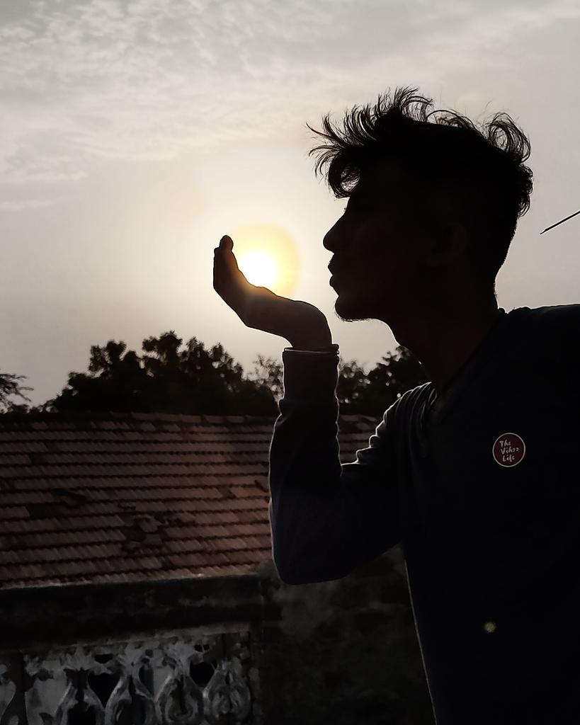 GagiyaKuldip's tweet photo. #nutural #sunsky #sun #sky #editing https://t.co/Yc7BQwBLgw