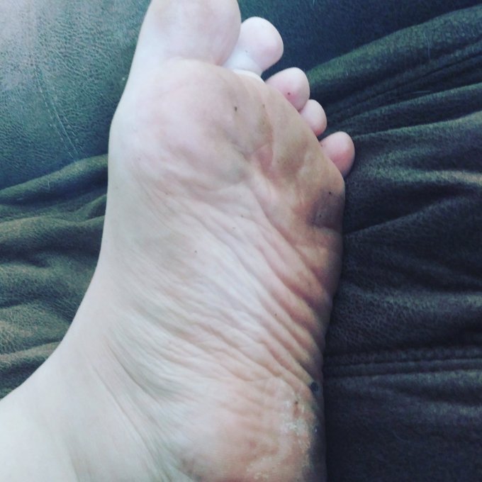 On my way to a dirrttyy sole! #dirtysole #dirtyfeet #footporn #footworship #wrinkledsoles #solesandtoes<a href="/tag/dirtysole"class="tags">#dirtysole</a><a href="/tag/dirtyfeet"class="tags">#dirtyfeet</a><a href="/tag/footworship"class="tags"><span>#footworship</span></a><a href="/tag/footporn"class="tags"><span>#footporn</span></a><a href="/tag/wrinkledsoles"class="tags"><span>#wrinkledsoles</span></a><a href="/tag/solesa"class="tags"><span>#solesa</span></a>