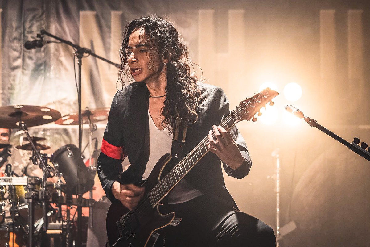 DOMINHUZ's tweet photo. @EmirBucio #TheCrowFest en @circovolador live show con #Dominhuz https://t.co/NRC0mpp0pI