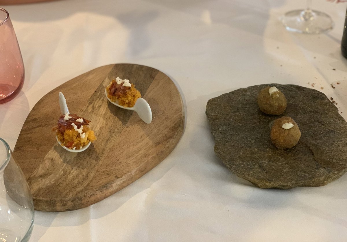 RaulSpinola's tweet photo. Os digo una cosa, si vais a Trujillo, si pasáis por allí, si os pilla medio cerca, lo que sea, tenéis que ir a comer a “El Asador La Alberca”..

ES ESPECTACULAR!!
De 10 la comida, de 10 el trato!! 

https://t.co/EkQ2fm3pDz https://t.co/73woTuJrEC