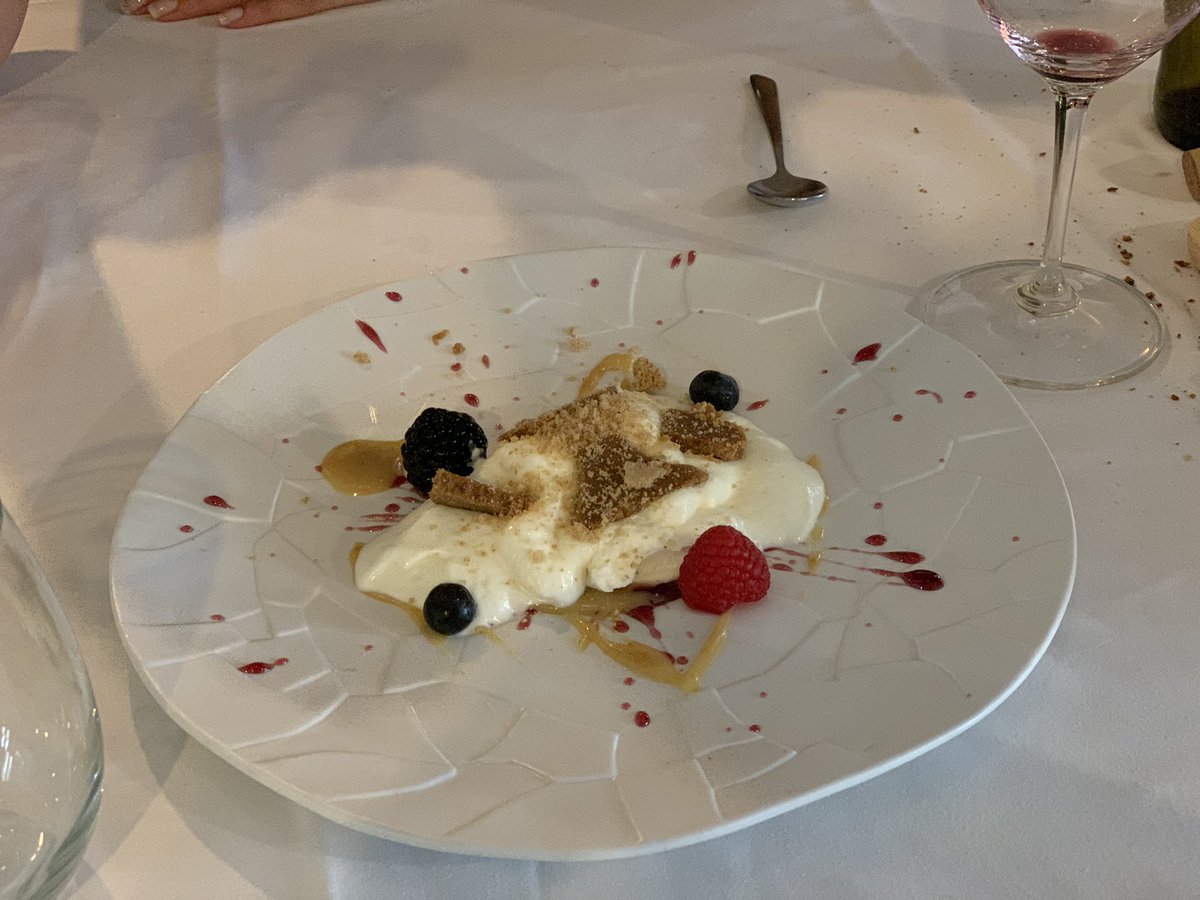 RaulSpinola's tweet photo. Os digo una cosa, si vais a Trujillo, si pasáis por allí, si os pilla medio cerca, lo que sea, tenéis que ir a comer a “El Asador La Alberca”..

ES ESPECTACULAR!!
De 10 la comida, de 10 el trato!! 

https://t.co/EkQ2fm3pDz https://t.co/73woTuJrEC
