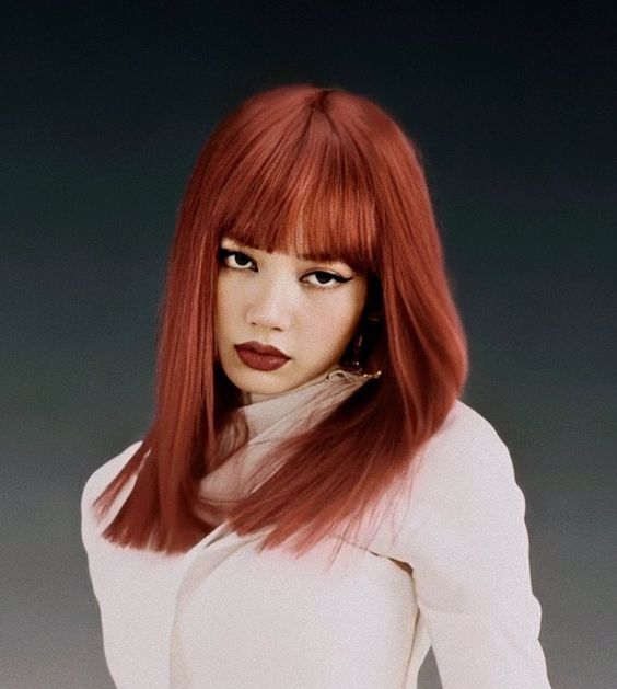 Taylor Swift and Lisa from BlackPink same energyA Thread