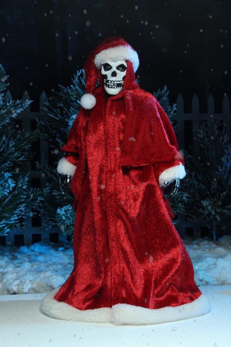 NECA_TOYS's tweet photo. I remember Halloween...er Christmas. A very Misfits Christmas is coming this Fall 💀 🎅🏻 🌲 https://t.co/LHN6Bee6Hb