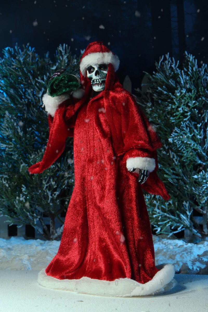 NECA_TOYS's tweet photo. I remember Halloween...er Christmas. A very Misfits Christmas is coming this Fall 💀 🎅🏻 🌲 https://t.co/LHN6Bee6Hb