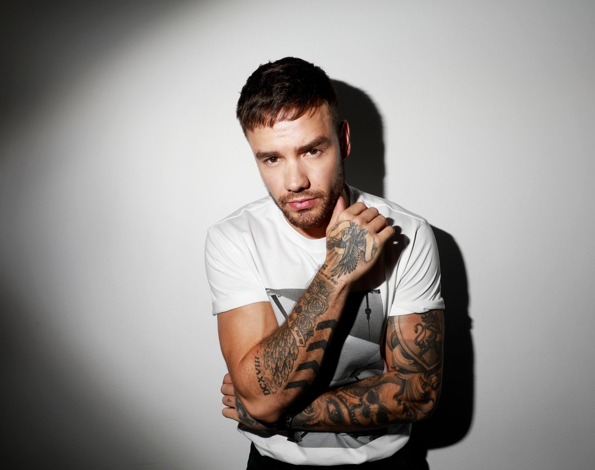SiriusXMHits1's tweet photo. 1 MINUTE!!!!!!!!!!!!!!

#TheLPShow https://t.co/eXxACt5fds
